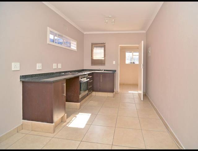 4 BEDROOM DUPLEX FOR SALE IN BRAMLEY NORTH